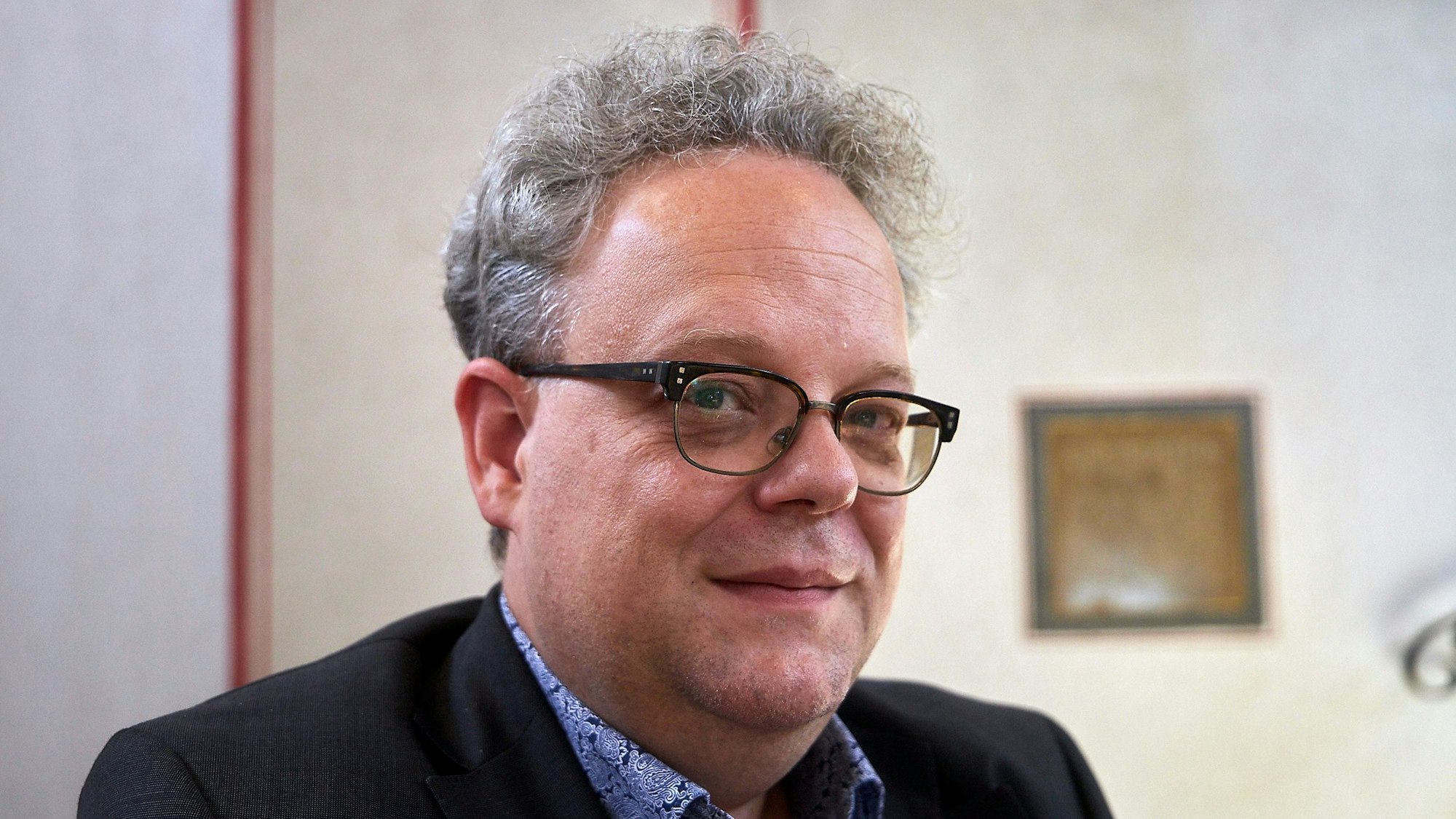 Das Bild zeigt den Kirchenmusiker Erik Arndt.