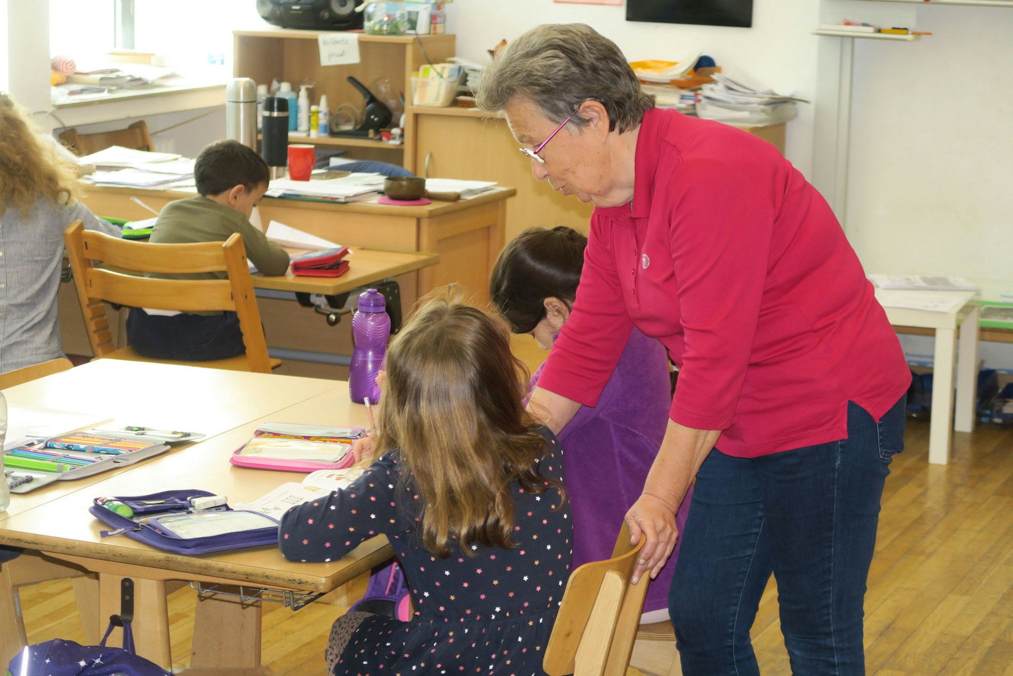 30.5.2023, Vingst: Gisela Hennerici im Unterricht. Foto: Hermans