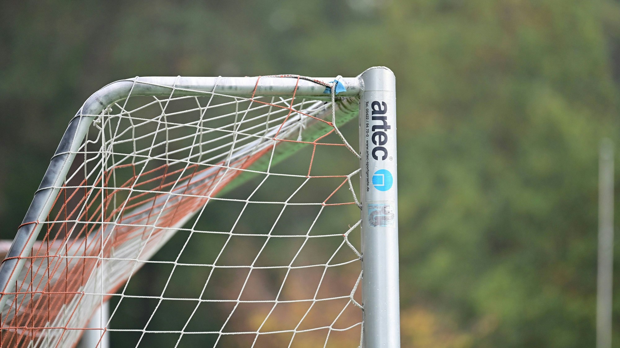 Der Germany Cup ist ein Jugendfußballturnier, bei Mannschaften aus verschiedenen Ländern teilnehmen. Zwischen einer französischen und einer deutschen Mannschaft kam es bei einer Veranstaltung in Frankfurt nun zu Handgreiflichkeiten mit fatalen Folgen. (Symbolbild)
