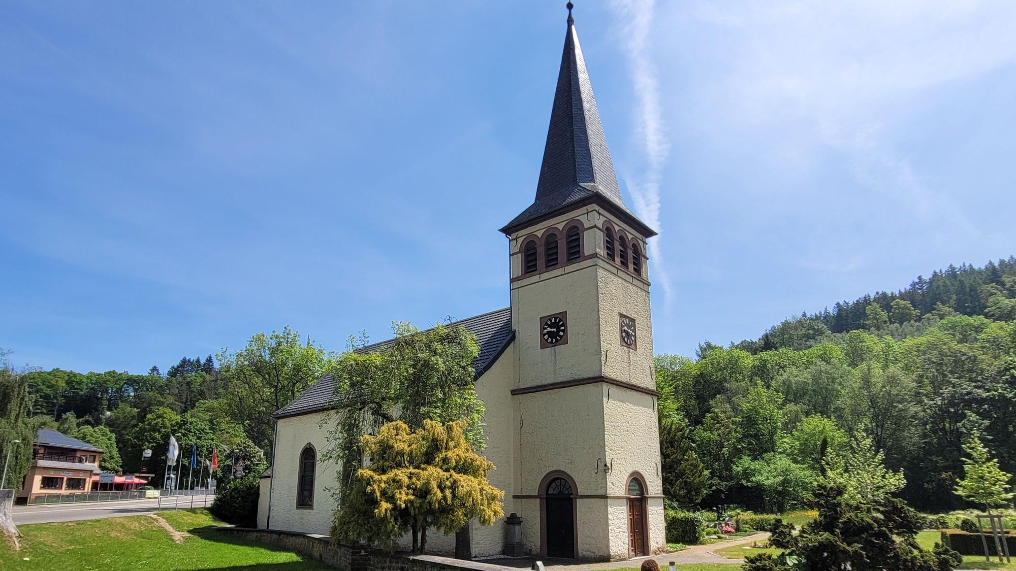 Das Bild zeigt die evangelische Kirche in Schleiden.