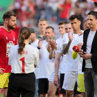 Christian Keller bei der Verabschiedung von Timo Horn und Jonas Hector.