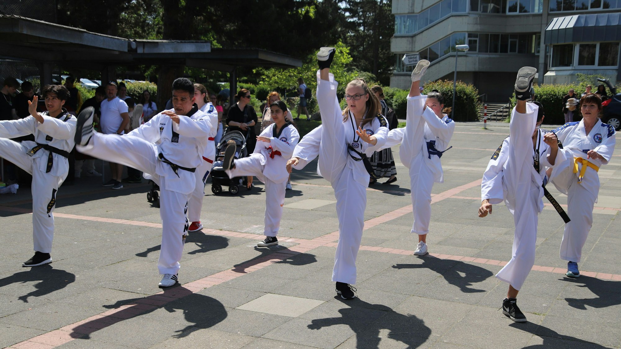 Im Sportzentrum des Mendener Schulzentrums hatte die Gutenbergschule das Integrationssportfest „Sport fairbindet“ veranstaltet.