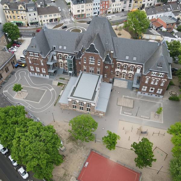 Die Paul-Gerhard-Schule in Euskirchen aus der Luft.