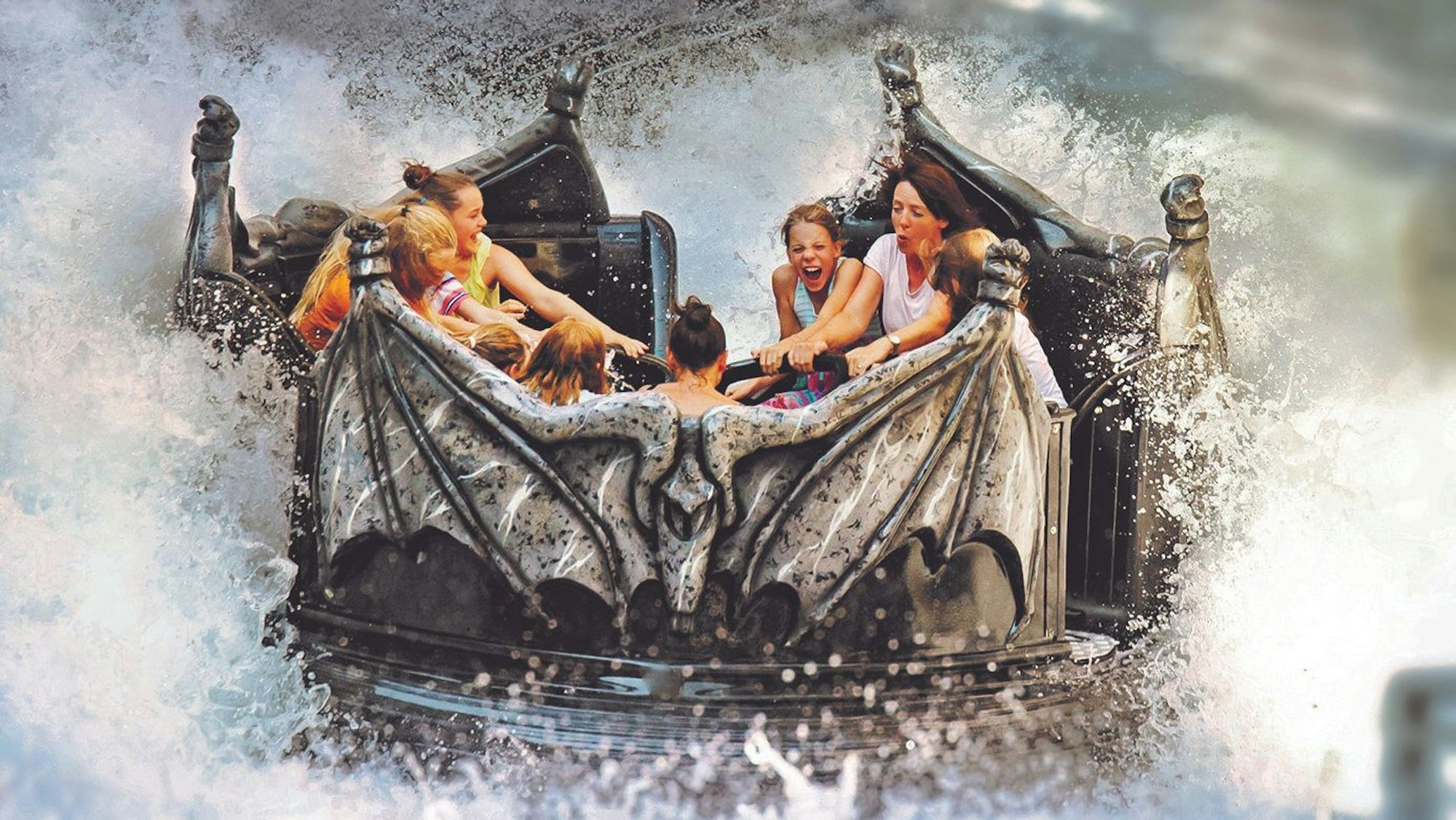 Bei einer Fahrt mit der Wasserbahn River Quest im Phantasialand sollten sich Besucherinnen und Besucher auf nasse Kleidungsstücke einstellen.