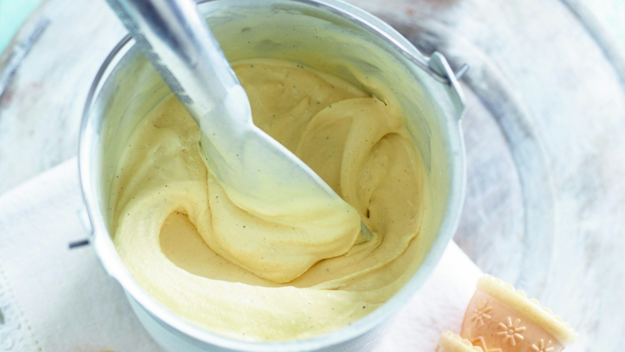 Vanille-Eis in einemTopf