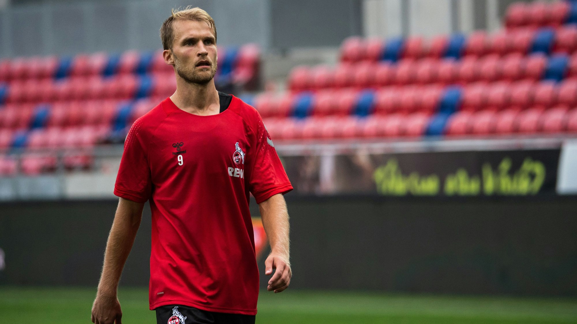 ARCHIV - 24.08.2022, Ungarn, Szekesfehervar: Fußball, Bundesliga, 1. FC Köln: Kölns Sebastian Andersson im Training. Der Schwede verlässt den Fußball-Bundesligisten. (zu dpa: «Stürmer Andersson verlässt 1. FC Köln») Foto: Marton Monus/dpa +++ dpa-Bildfunk +++