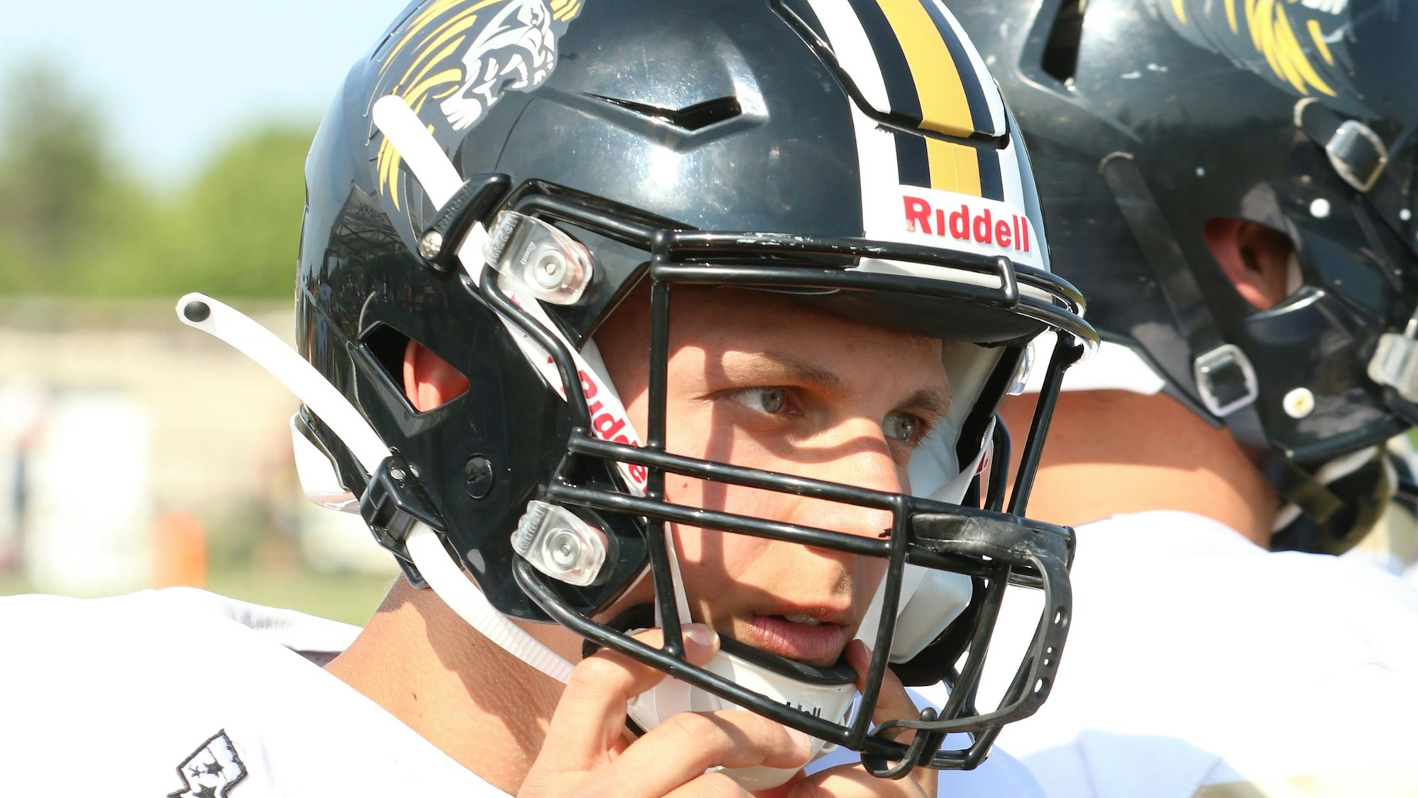 Quarterback Jonas Schmitz