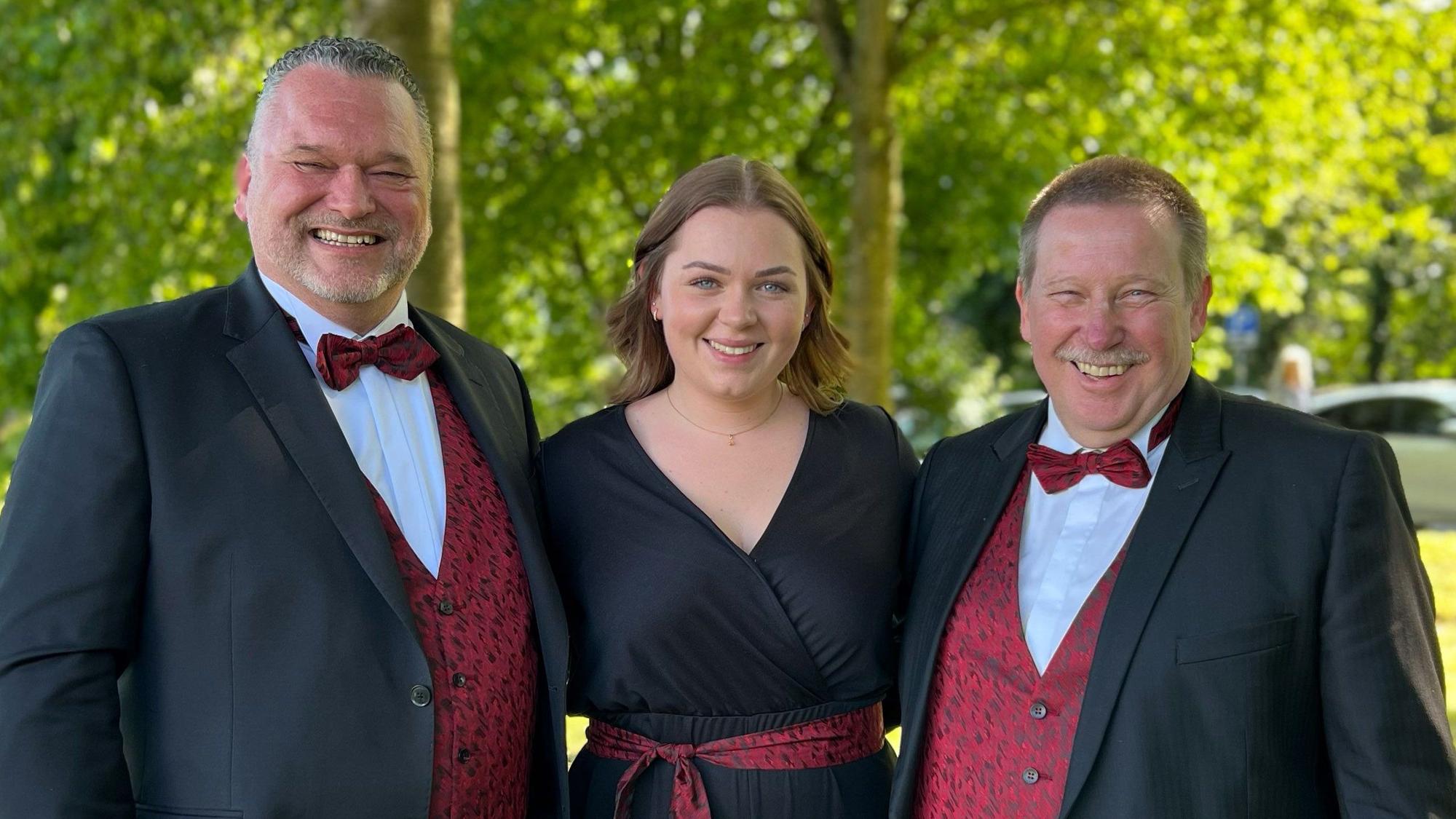 Das designierte Porzer Dreigestirn um Peter Junker (Prinz), Meike Kraßke (Jungfrau) und Olaf Jordan (Bauer).