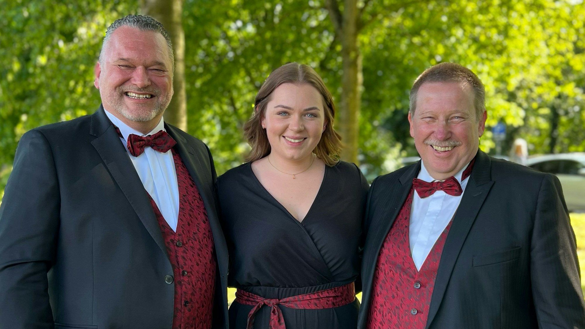 Das designierte Porzer Dreigestirn um Peter Junker (Prinz), Meike Kraßke (Jungfrau) und Olaf Jordan (Bauer).