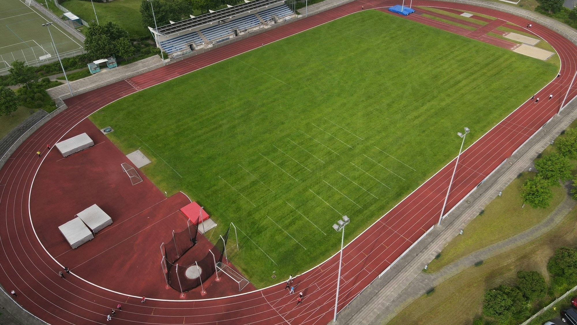 Das Erftstadion in Euskirchen soll in Heinz-Flohe-Stadion umbenannt werden. Ursprünglich sollte die Sportanlage im Auel nach der Legende des 1. FC Köln benannt werden.