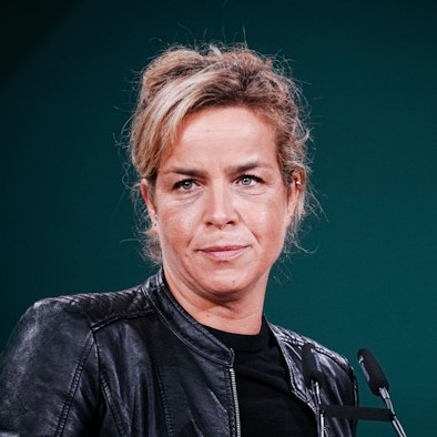 Mona Neubaur beim kleinen Parteitag der NRW-Grünen in Siegburg