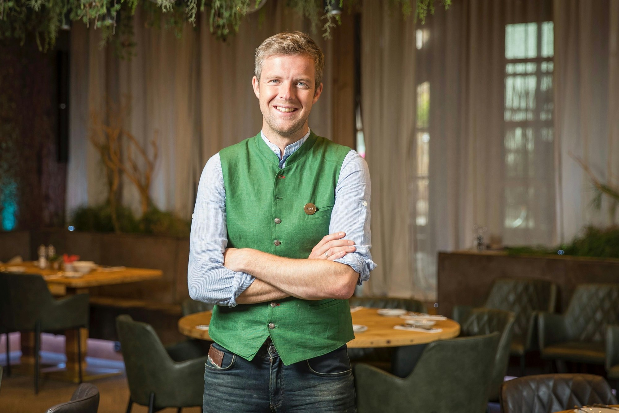 Hotelier Sepp Schwaiger freut sich auf die Gäste des 1. FC Köln, die im Hotel Eder Quartier beziehen.