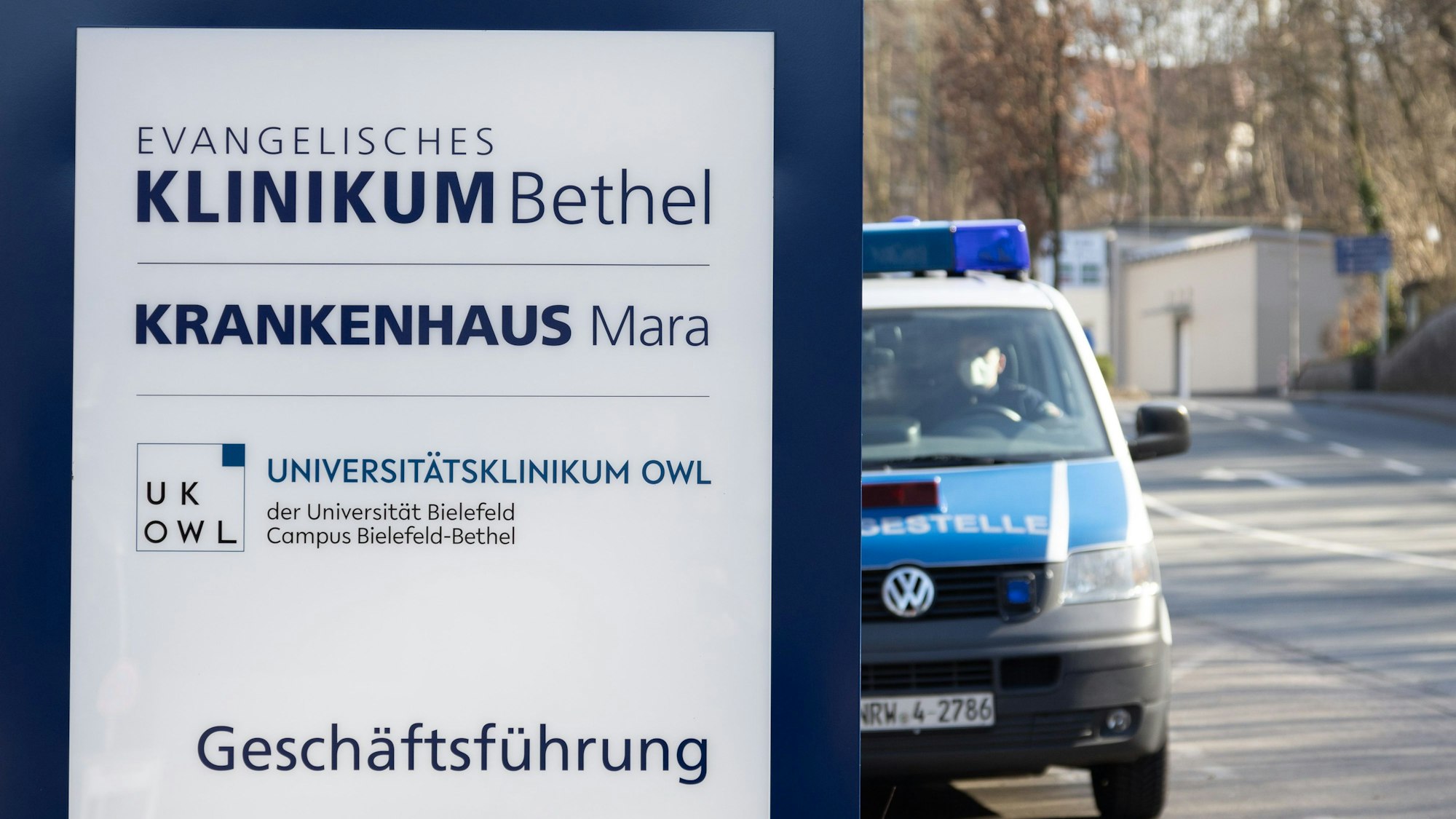 Ein Assistenzarzt hat im Klinikum Bethel dutzende Frauen betäubt und vergewaltigt.