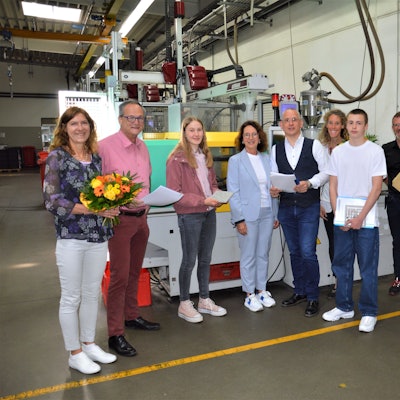 Die Lernpartnerschaft zwischen der Firma Theo Hillers in Kall und der Clara-Fey-Schule in Schleiden ist besiegelt.