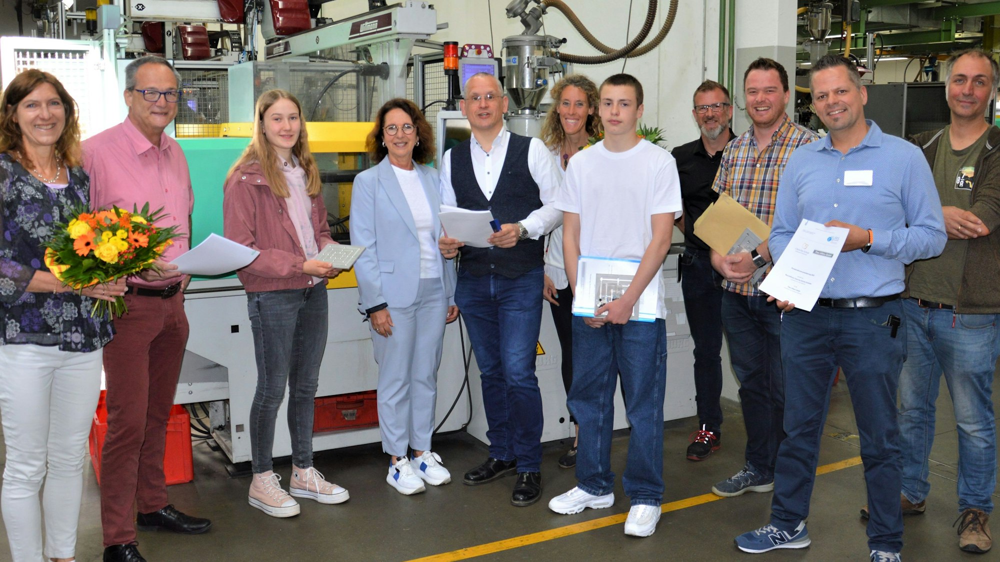 Die Lernpartnerschaft zwischen der Firma Theo Hillers in Kall und der Clara-Fey-Schule in Schleiden ist besiegelt.