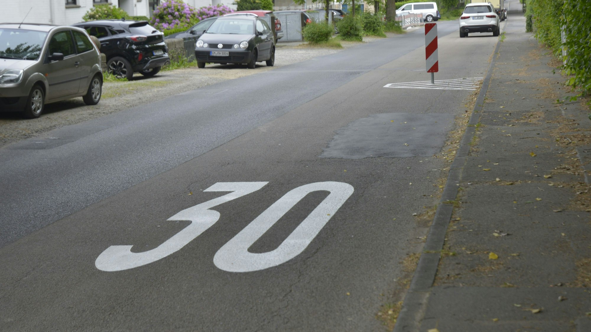 Die Fahrbahnverengungen in Altenlinde.