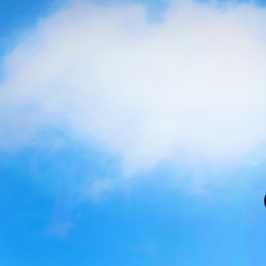 Eine Sirene steht auf dem Dach eines öffentlichen Gebäudes. (Symbolbild)