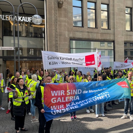 Verdi Handelswarnstreik 2. Juni 2023, Köln, Galeria Karstadt Kaufhof, Demonstration