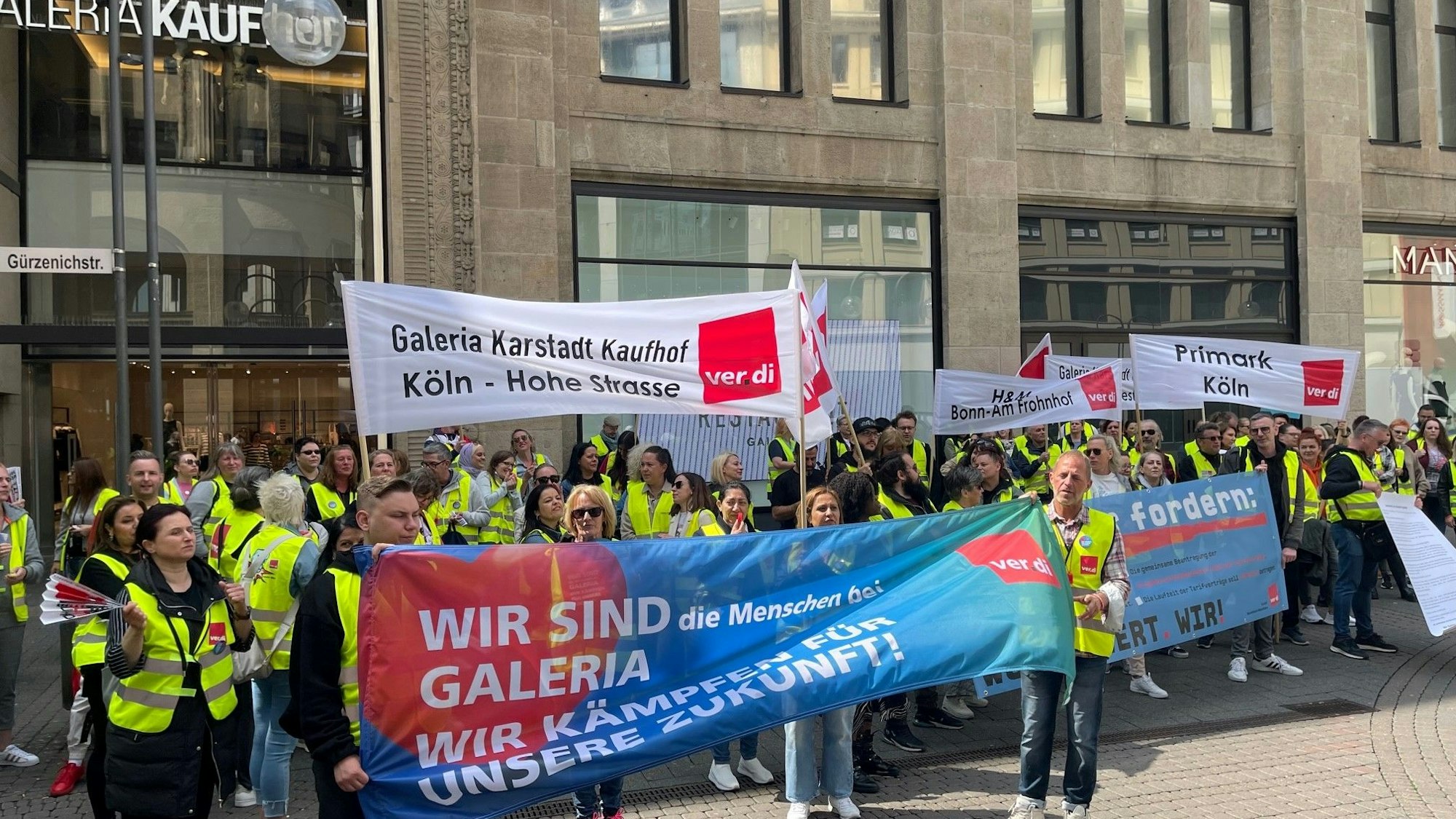 Verdi Handelswarnstreik 2. Juni 2023, Köln, Galeria Karstadt Kaufhof, Demonstration