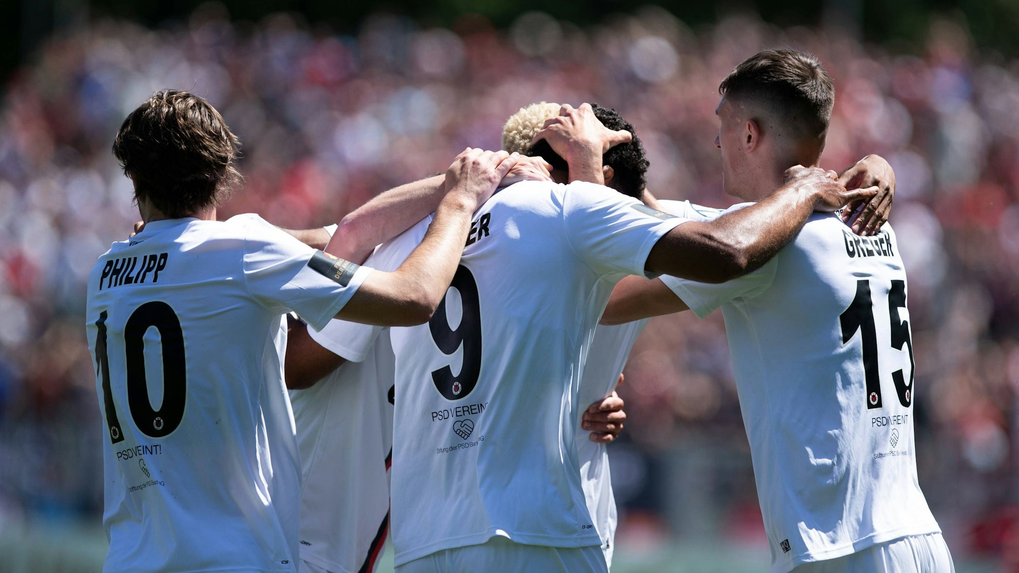 Bitburger-Pokalfinale 2023: 1. FC Dueren - Viktoria Koeln Vikroria Koeln Jubel zum 0:1 durch Andre Becker Viktoria Koeln, 9 Finaltag der Amateure Bitburger-Pokalfinale 2023: 1. FC Dueren - Viktoria Koeln, Koeln, Sportpark Hoehenberg, 03.06.2023 *** Bitburger Cup Final 2023 1 FC Dueren Viktoria Koeln Vikroria Koeln Cheers to 0 1 by Andre Becker Viktoria Koeln, 9 final day of the amateurs Bitburger Cup Final 2023 1 FC Dueren Viktoria Koeln, Koeln, Sportpark Hoehenberg, 03 06 2023 Copyright: xBEAUTIFULxSPORTS/Buriakovx