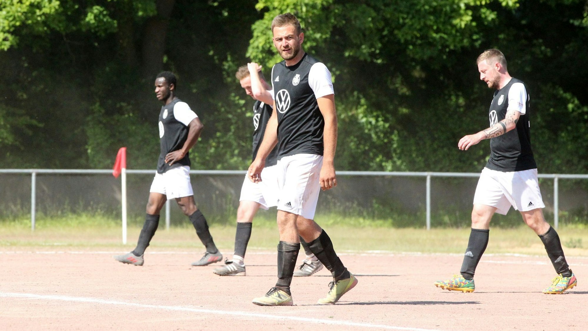 Mechernichs Spieler lassen die Köpfe hängen.