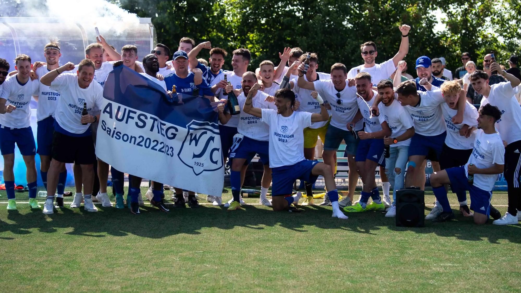 Der SC Wißkirchen steigt nach einem 8:2-Erfolg über Stotzheim in die Bezirksliga auf.