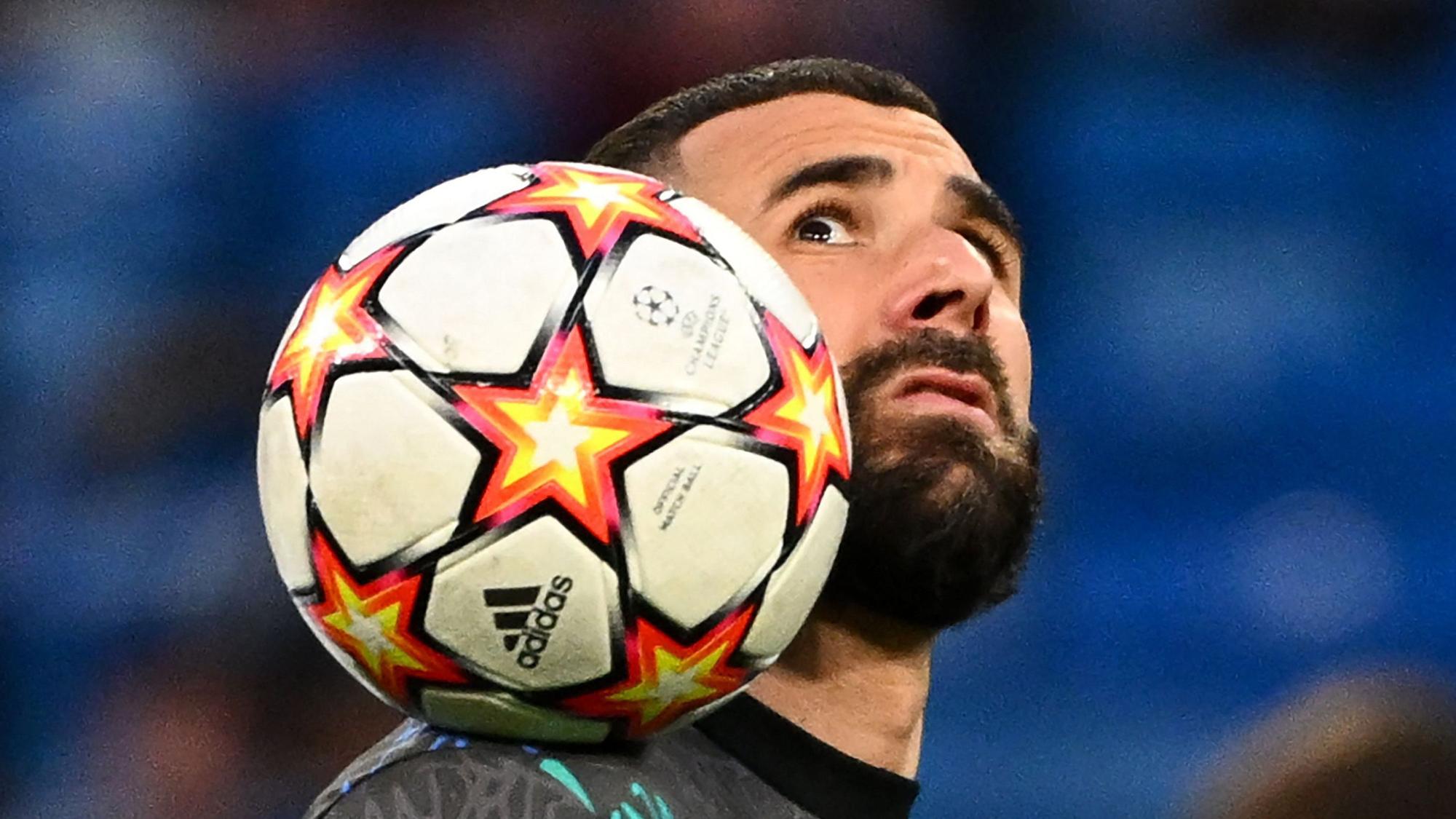 Karim Benzema beim Aufwärmen vor einem Champions-League-Spiel.