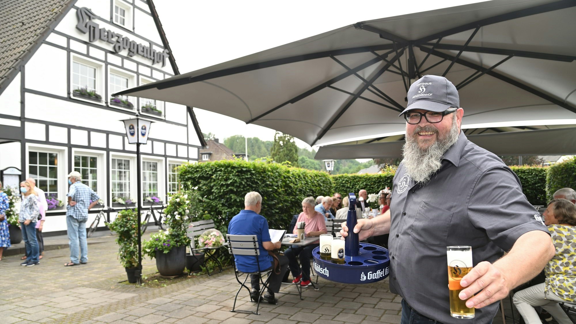 Gastronomie Wirtshaus Herzogenhof hat geöffnet  Betriebleiter Gerd "Napi" Napieraj