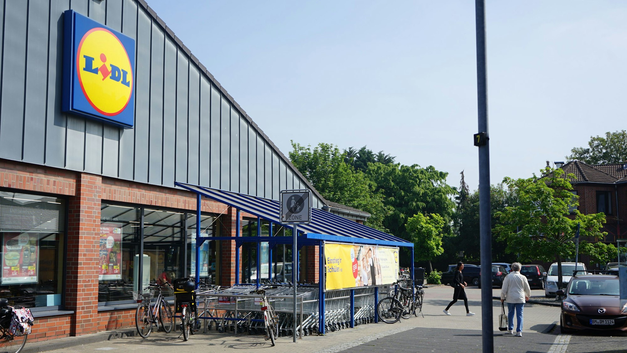 Der Lidl in der Hahnenpassage ist umgeben von Leerständen und verwahrlosten Schaufenstern.