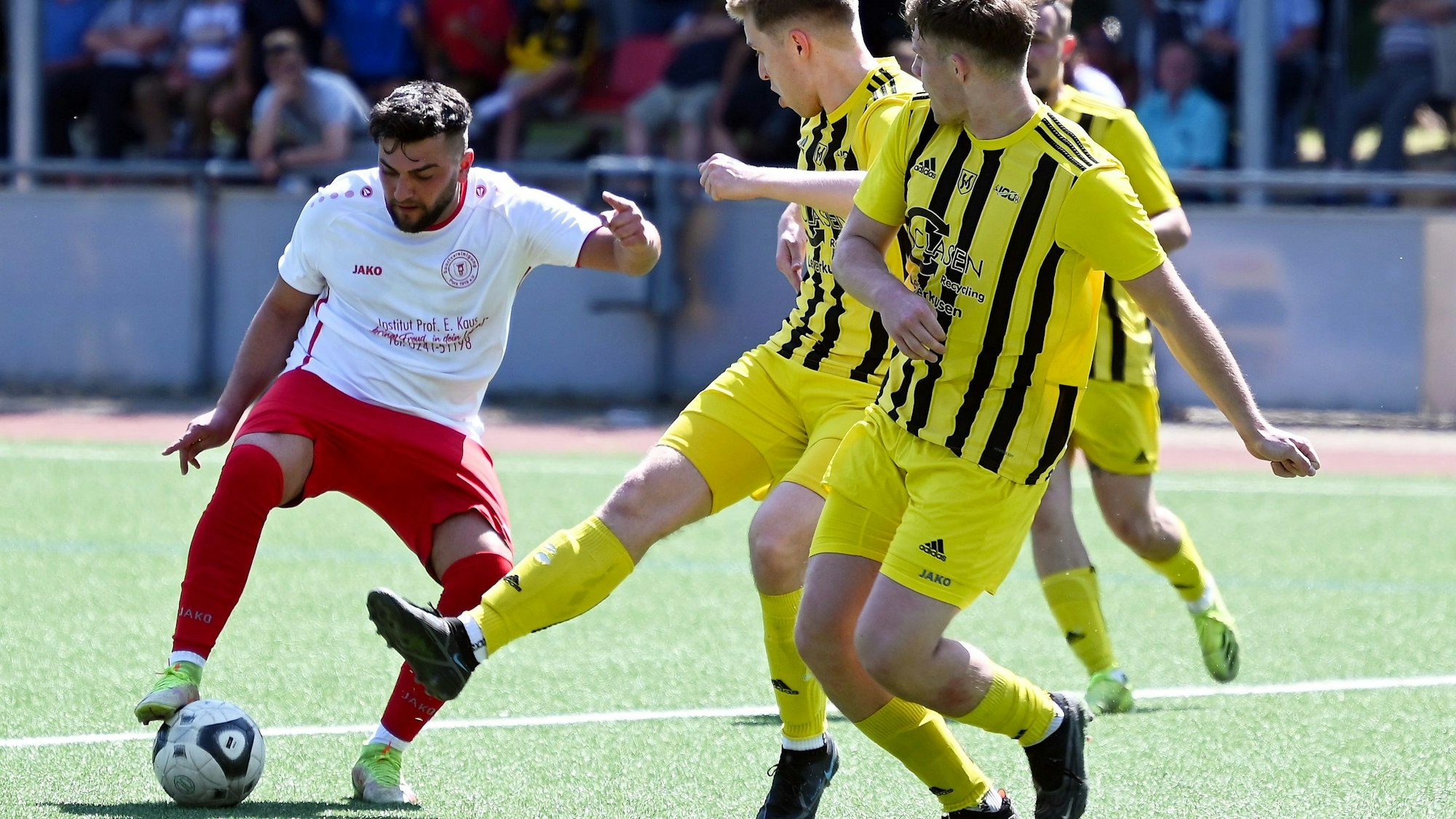 04.06.2023, Fussball-Schlebusch-Porz
links: Tugay Düzelten (Porz)
Foto: Uli Herhaus