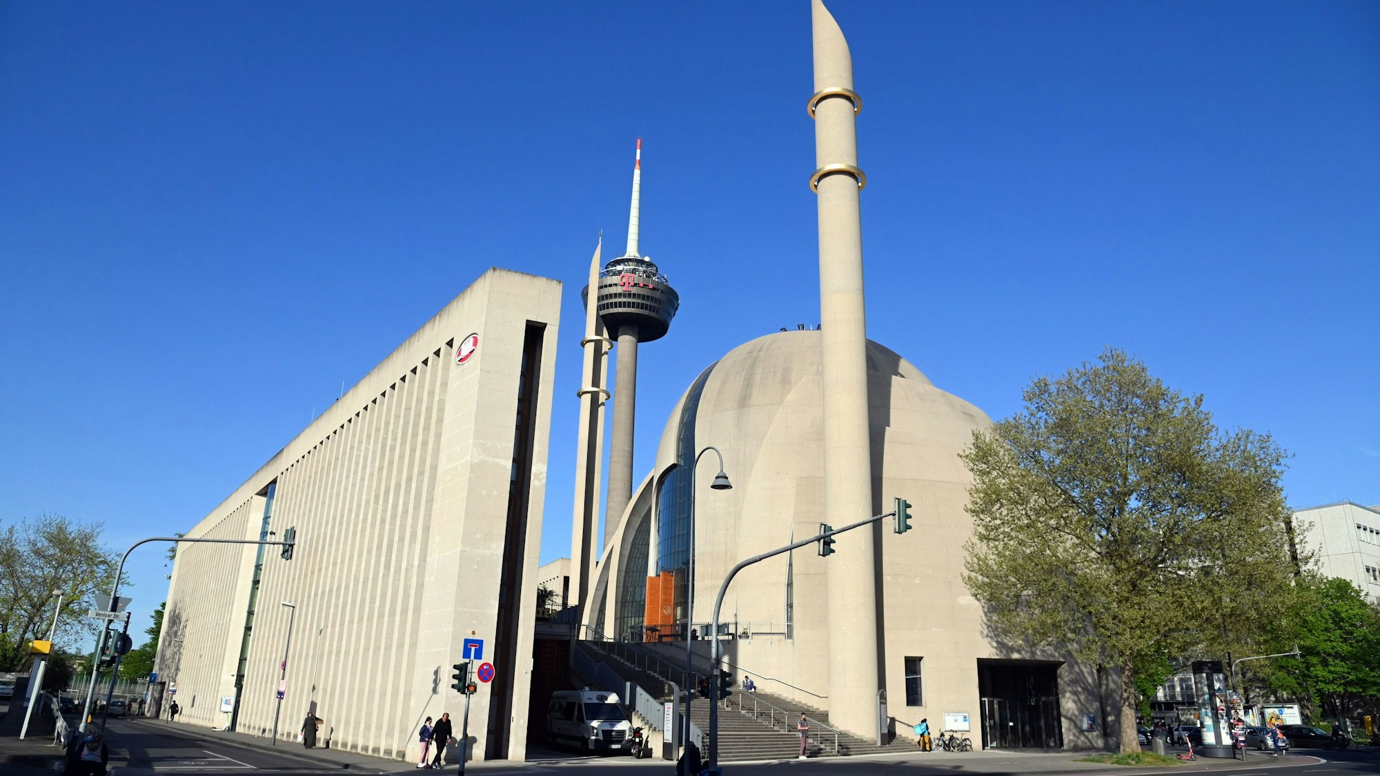 Das Bild zeigt die Moschee in Ehrenfeld.