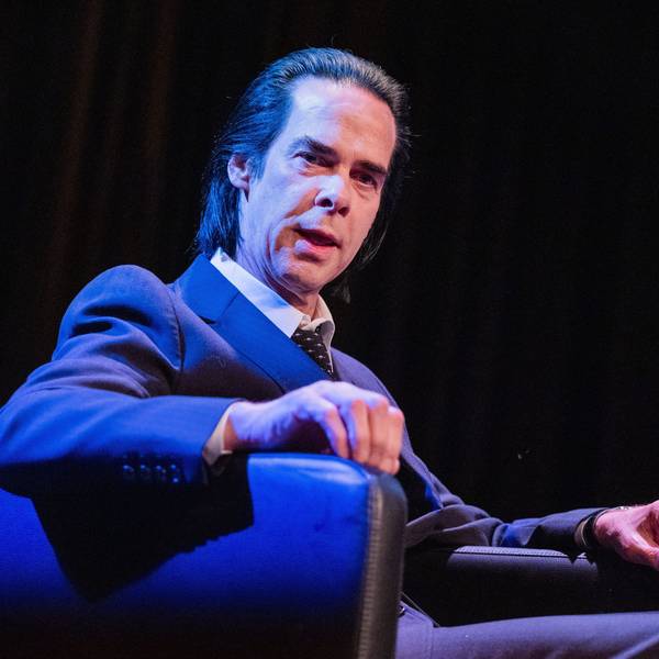 05.06.2023, Nordrhein-Westfalen, Köln: Nick Cave, australischer Musiker und Autor, stellt bei der Lit.Cologne Spezial im Theater am Tanzbrunnen sein Buch „Glaube, Hoffnung und Gemetzel“ vor. Das Buch entstand während mehr als 40 Stunden persönlicher Gespräche zwischen Cave und dem Co-Autoren Sean O'Hagan.
