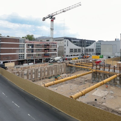 Ein Blick auf die Parzelle 5 des Laurenz Carré (Mitte hinten), auf der eigentlich Wohnungen gebaut werden sollen.