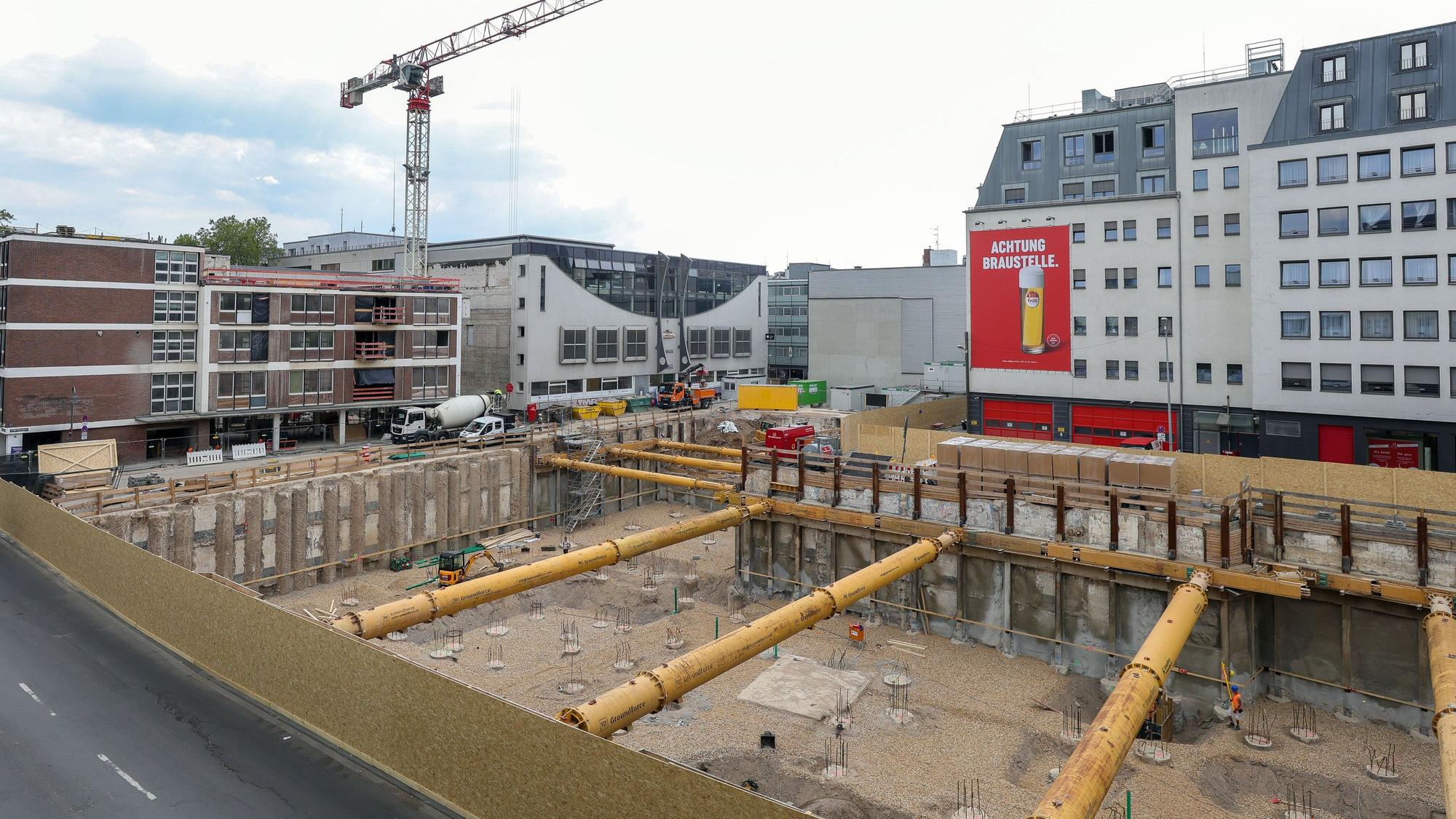 Ein Blick auf die Parzelle 5 des Laurenz Carré (Mitte hinten), auf der eigentlich Wohnungen gebaut werden sollen.