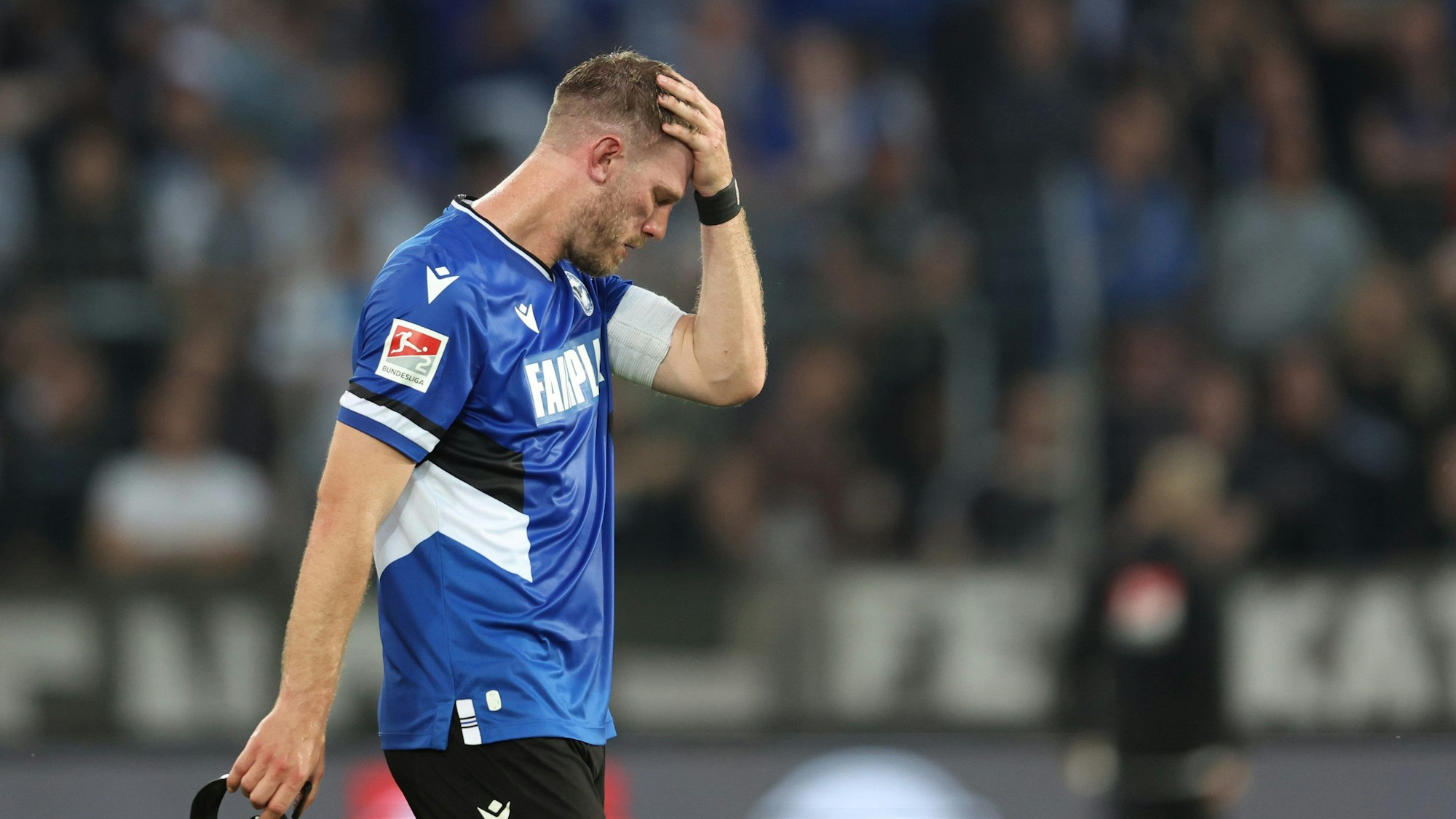 Bielefelds Fabian Klos beim Spiel in der Schüco Arena.