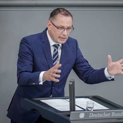 Tino Chrupalla, AfD-Bundesvorsitzender und Fraktionsvorsitzender der AfD, spricht bei der Sitzung des Bundestags.