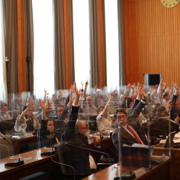 05.05.2022, Köln: Andree Haack (48) als Beigeordneten für das Dezernat IX, Stadtentwicklung, Wirtschaft, Digitalisierung und Regionales in der 16 Ratsitzung verabschiedet. Foto: Arton Krasniqi