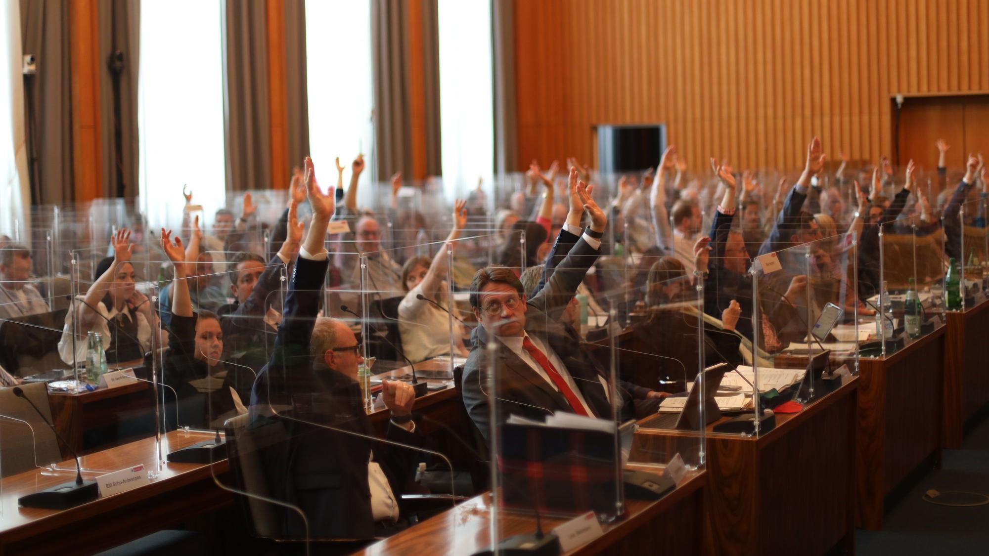 05.05.2022, Köln: Andree Haack (48) als Beigeordneten für das Dezernat IX, Stadtentwicklung, Wirtschaft, Digitalisierung und Regionales in der 16 Ratsitzung verabschiedet. Foto: Arton Krasniqi