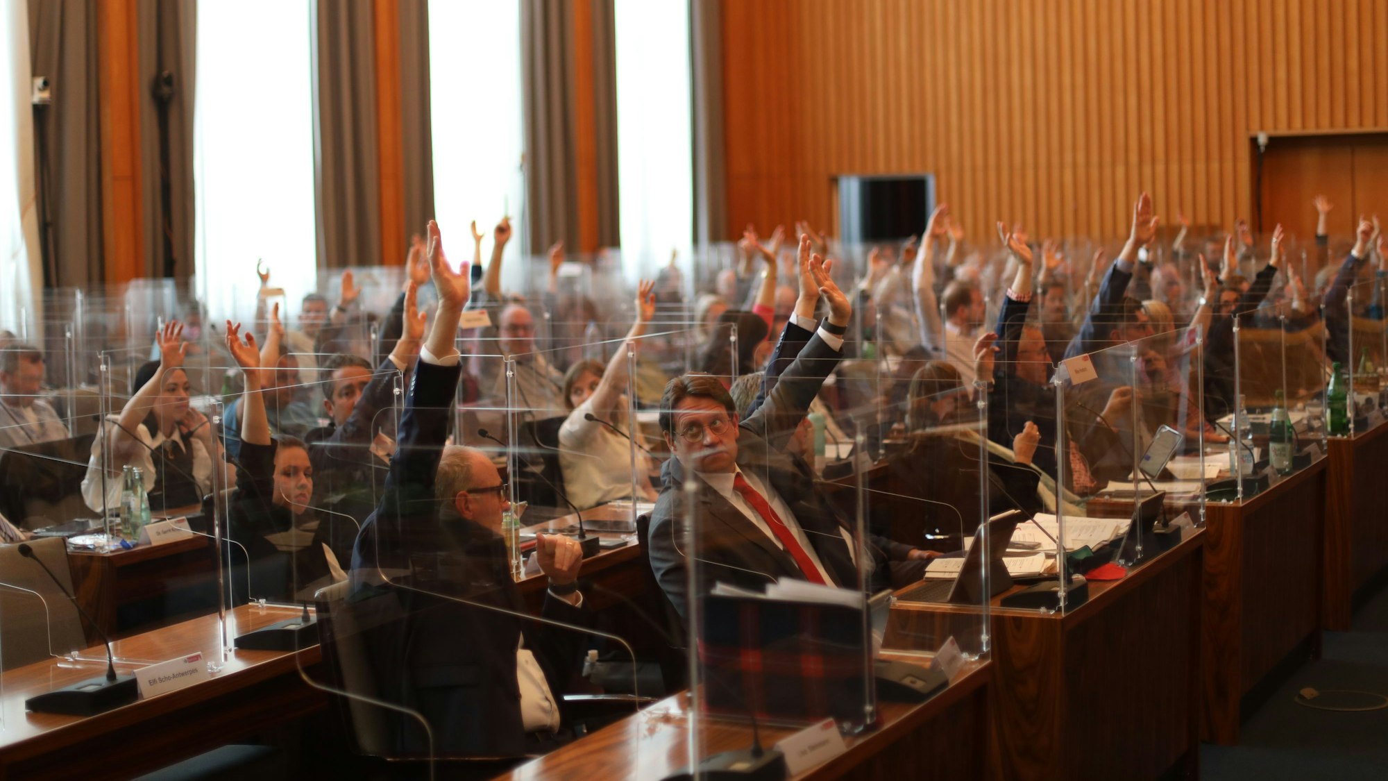 05.05.2022, Köln: Andree Haack (48) als Beigeordneten für das Dezernat IX, Stadtentwicklung, Wirtschaft, Digitalisierung und Regionales in der 16 Ratsitzung verabschiedet. Foto: Arton Krasniqi
