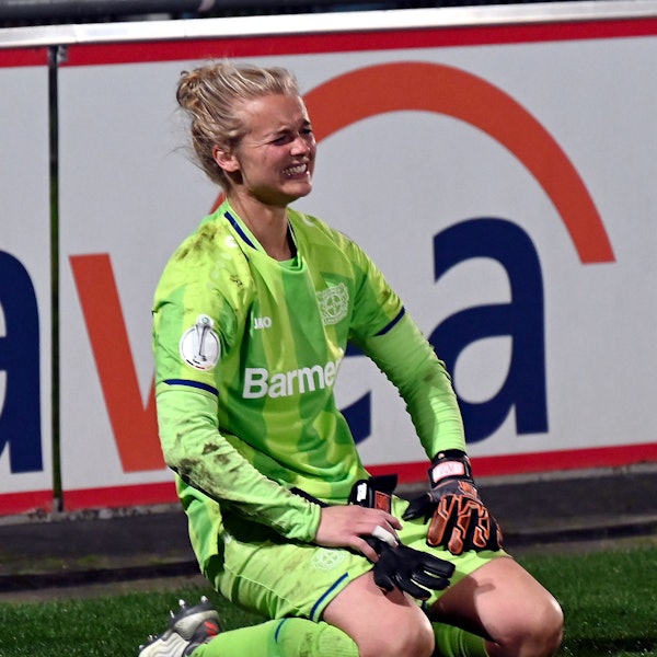 18.04.2022, Fussball-Bayer-Potsdam
Tränen bei Anna Klink (Bayer)
Foto: Uli Herhaus