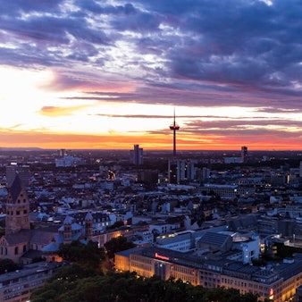 Köln bei Sonnenuntergang.