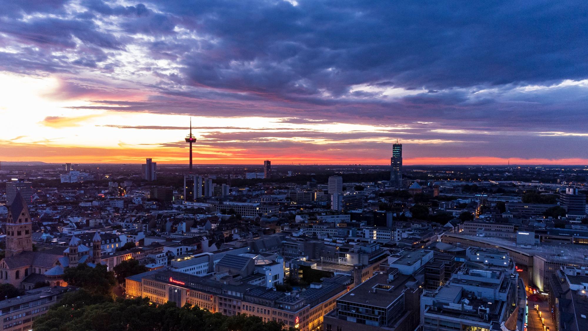 Köln bei Sonnenuntergang.