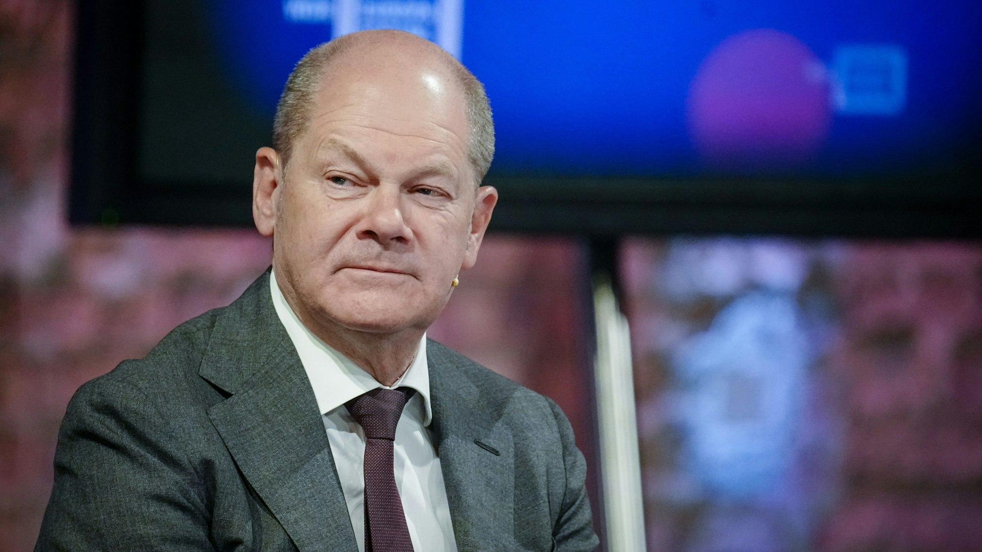 Bundeskanzler Olaf Scholz (SPD) nimmt am 25. Internationalen WDR Europaforum teil.