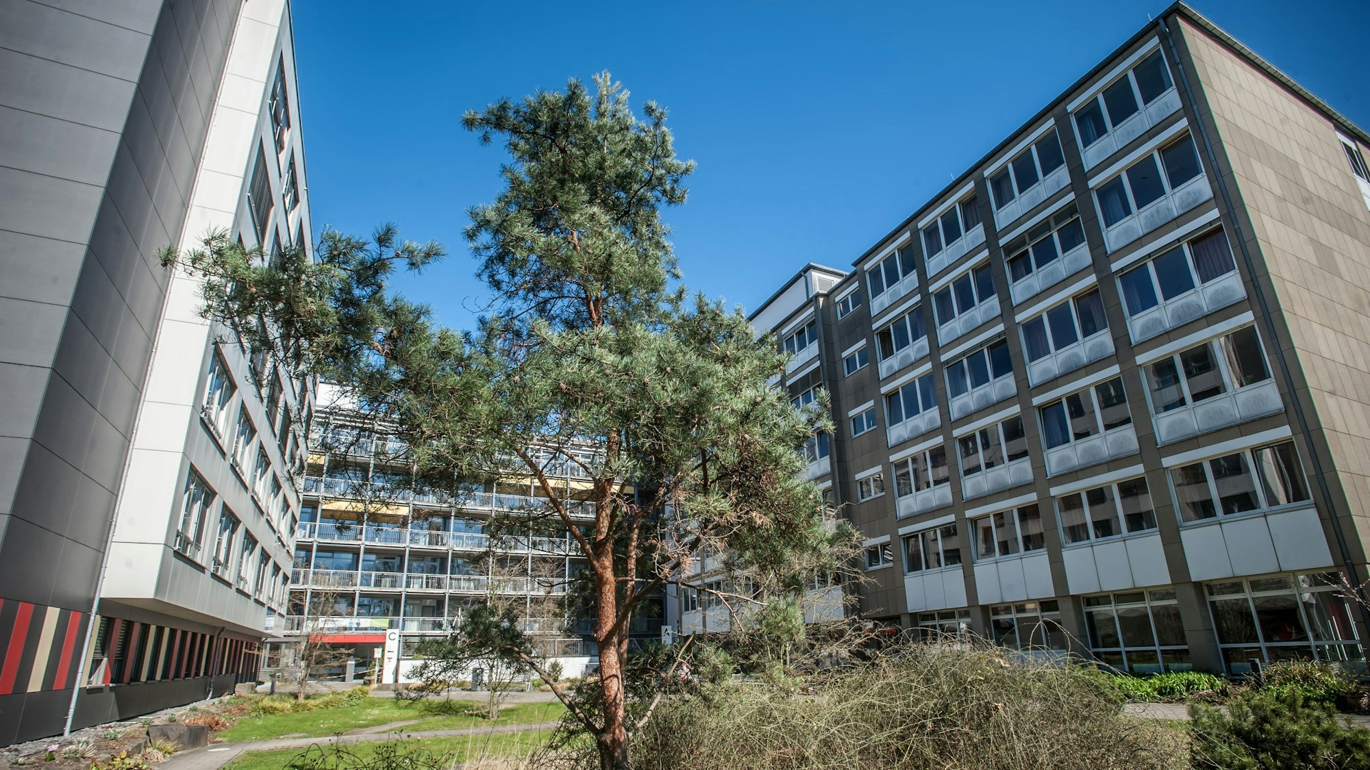 Fassade des Klinikums Leverkusen