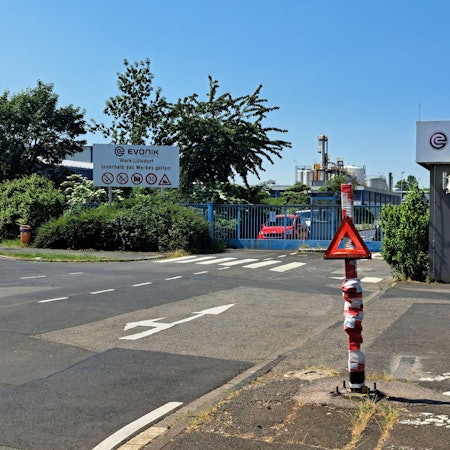 Das Evonik-Werksgelände in Niederkassel-Lülsdorf.