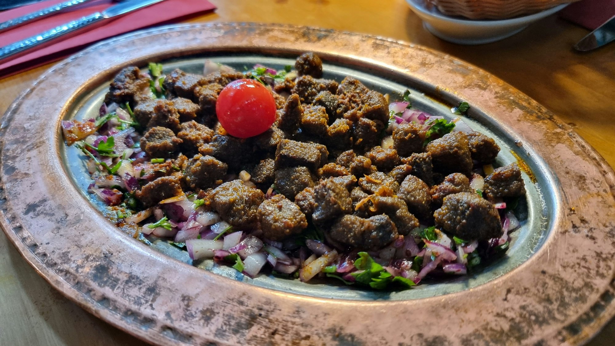 „Arnavut Cigeri“: Kalbsleber albanischer Art im „Artistanbul“