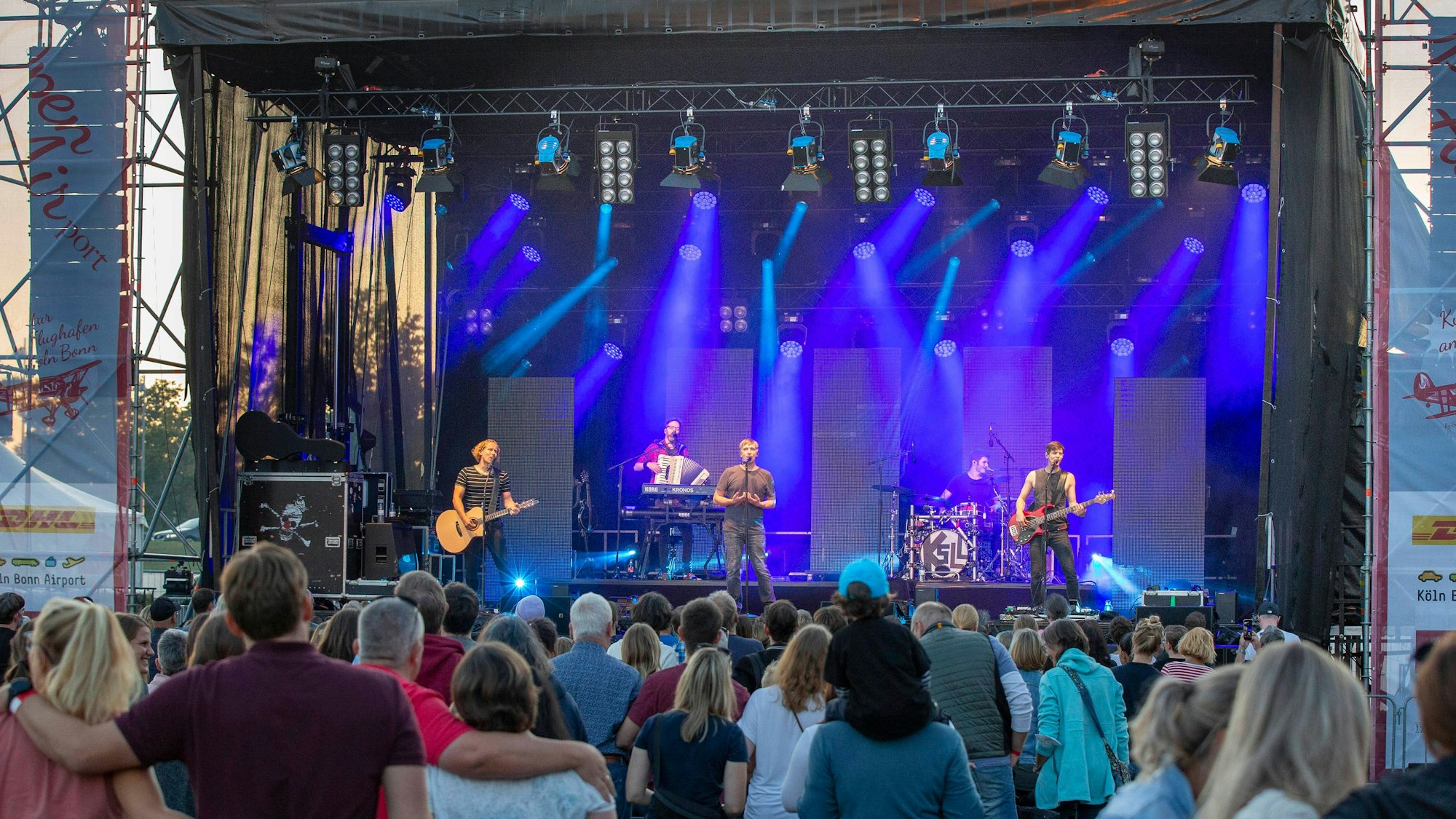 Kasalla beim „Open Airport“- Festival 2021 am Flughafen Köln/Bonn. Auch 2023 ist die Kölschband wieder dabei.