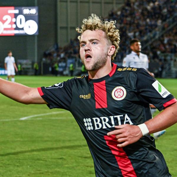 Benedict Hollerbach erwies sich in der abgelaufenen Drittliga-Saison als treffsicherster Spieler bei Zweitliga-Aufsteiger Wehen Wiesbaden. Nun will der 1. FC Köln den Angreifer verpflichten.