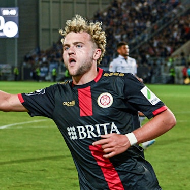 Benedict Hollerbach erwies sich in der abgelaufenen Drittliga-Saison als treffsicherster Spieler bei Zweitliga-Aufsteiger Wehen Wiesbaden. Nun will der 1. FC Köln den Angreifer verpflichten.