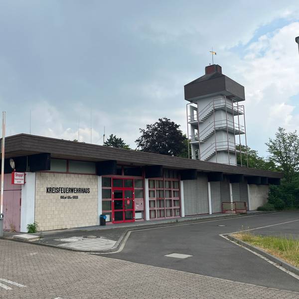 Das alte Kreisfeuerwehrhaus am Neuenhof soll durch ein modernes Gefahrenabwehrzentrum in Sankt Augustin ersetzt werden.